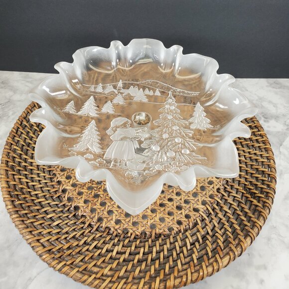 Vintage 1980s Mikasa Christmas Story Footed Bon Bon, Frosted Glass, Germany - Picture 12 of 13